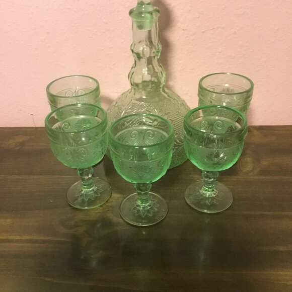Vintage Indiana Glass Green Pressed Glass Decanter & 6 Matching Goblets - Picture 1 of 9